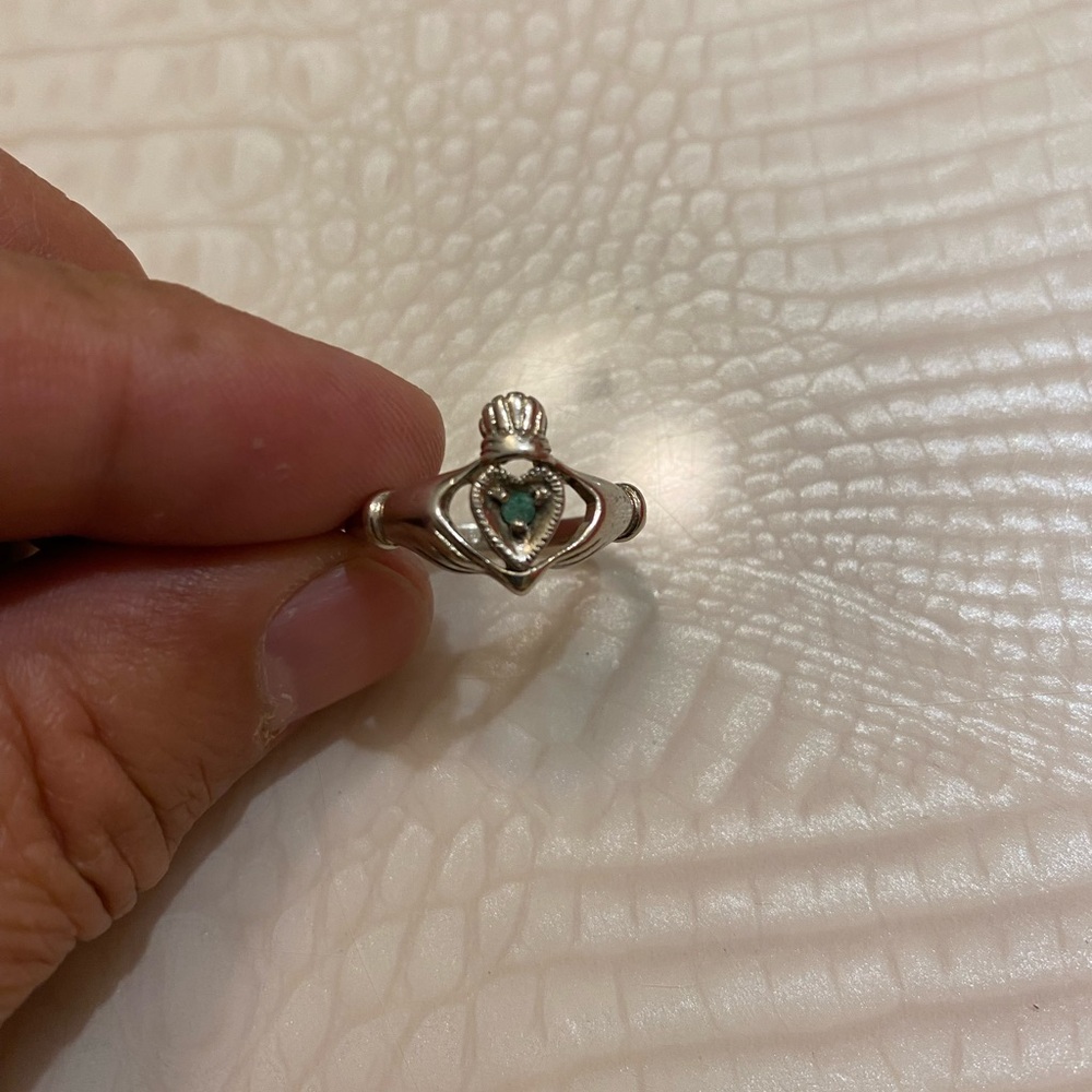 Silver ring - Picture 1 of 8
